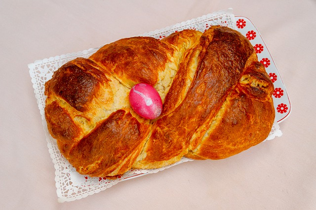 Tsoureki - řecký velikonoční chléb